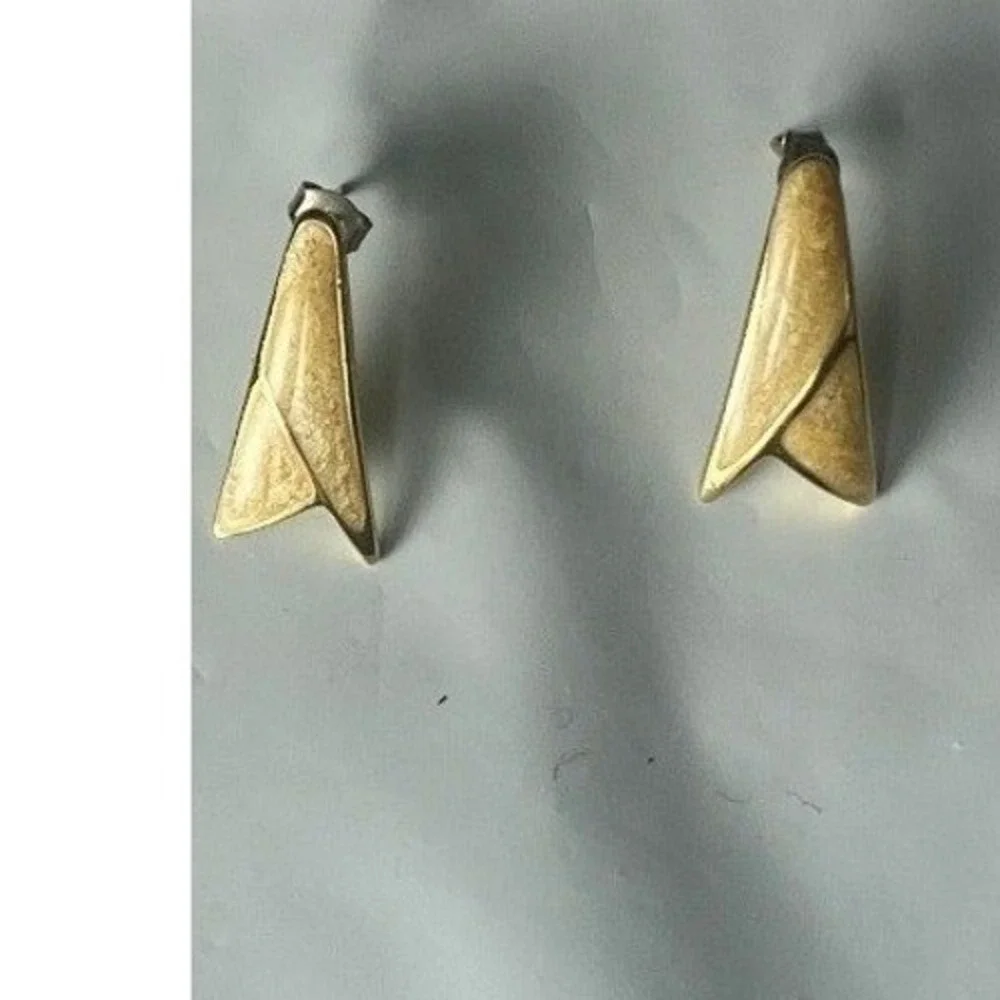 Vintage Gold Tone‎ Trumpet Horn Earrings Dangle Small Unique Statement